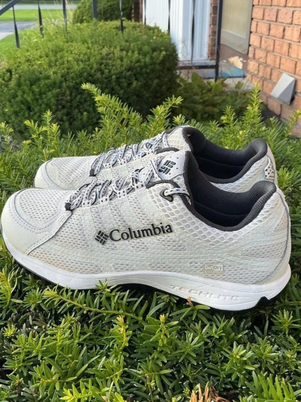 Columbia Women's White and Black Lightweight Trail Sneakers